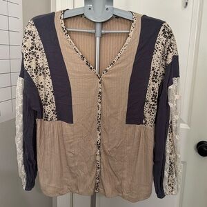 Gimmicks by BKE Lace Long Sleeve Top S